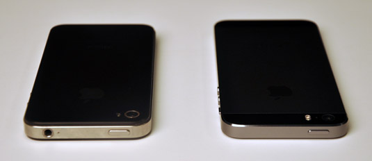 The top side of the iPhone 4s (left) and the iPhone 5s (right).