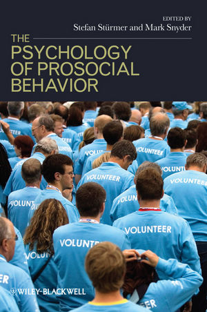 The Psychology of Prosocial Behavior: Group Processes, Intergroup Relations, and Helping (1405178817) cover image